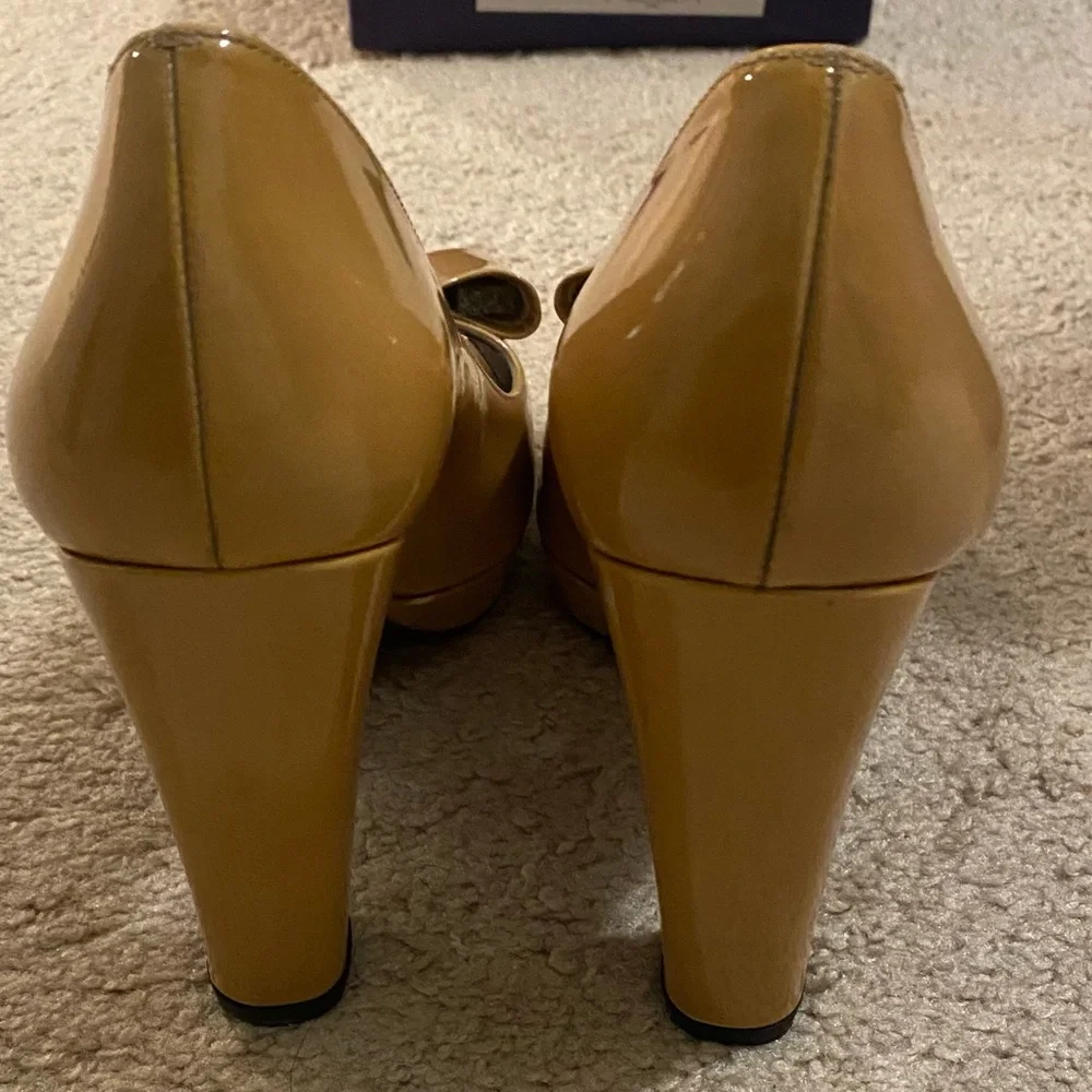 Designer Shoes - Picture 4 of 7